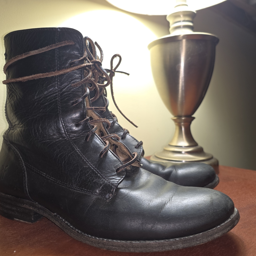 FRYE AND CO. Black Lace Up Boots